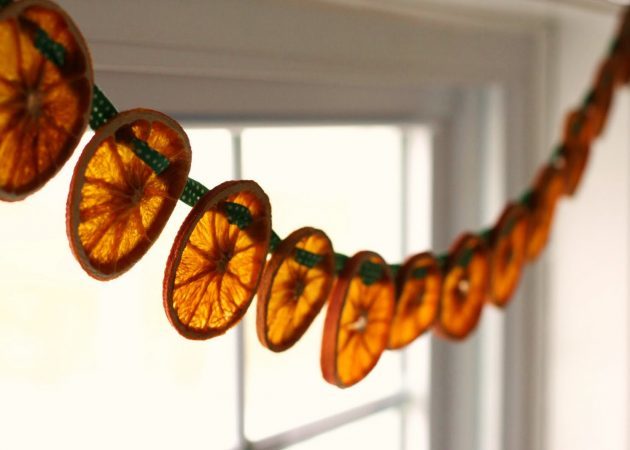 Коледно дърво украса: сушени портокали