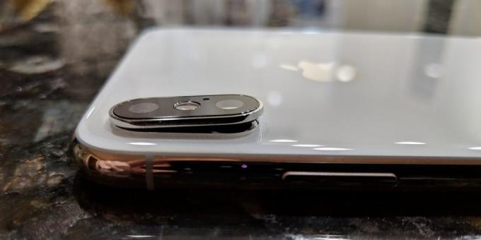 Fragile стъкло iPhone камера XS Max: модул се отдалечава от тялото