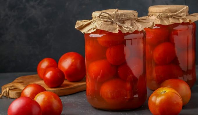Мариновани домати с лук