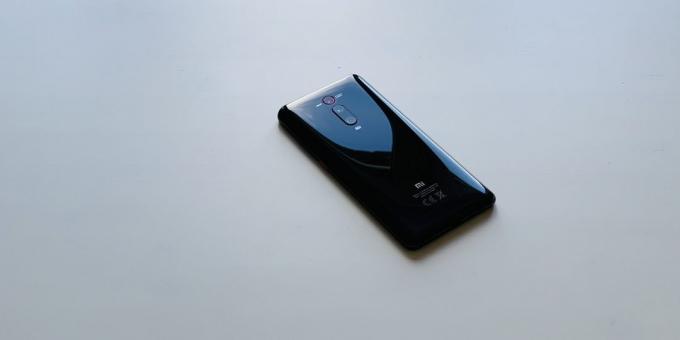 Xiaomi Mi 9T Pro: задния панел