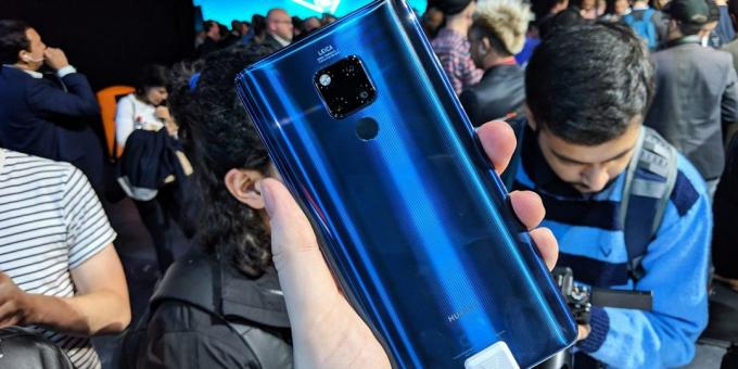 Huawei Mate 20 X: жилища