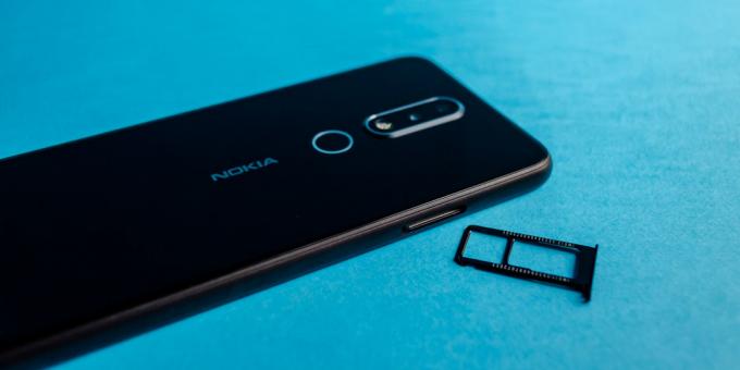 Преглед на Nokia 6.1 Plus: тава