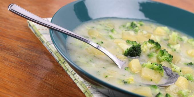 зеленчукови супи: супа с броколи, картофи и пармезан