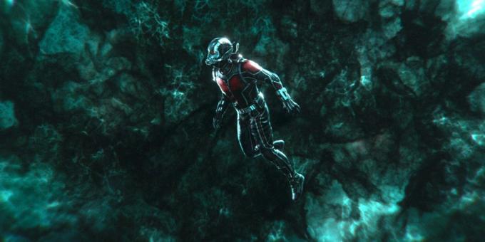 Avengers: Финалът: Във филма "Ant-Man и Оса" показа, че в квантовата минава по различен път измерване