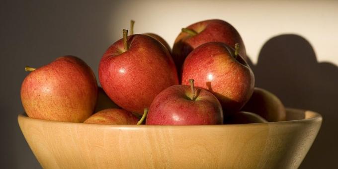 Полезно и ягодови плодове: ябълки