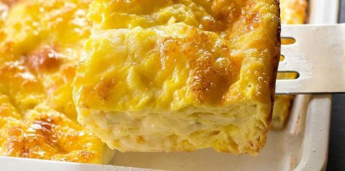 Как да се готви яйца във фурната: яйца готвене с крема сирене и кашкавал