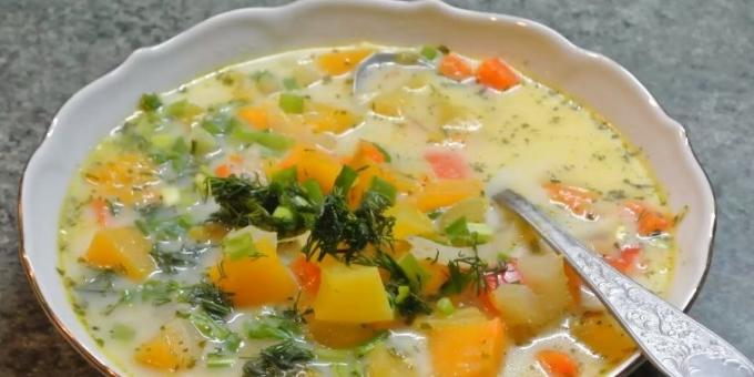 Зеленчукова супа с тиква и сметана