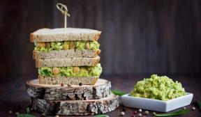 Веган сандвичи от нахут с авокадо