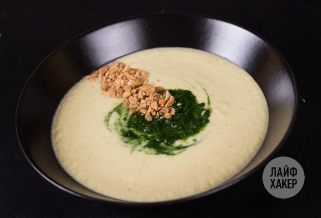 Крем супа от карфиол: добавете спанак и фъстъци