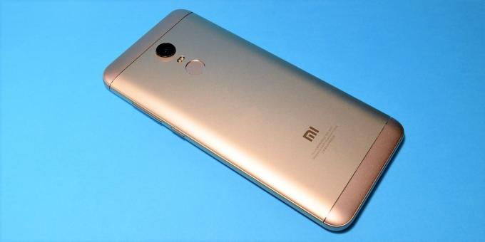 Xiaomi Redmi 5 Plus: Заден капак