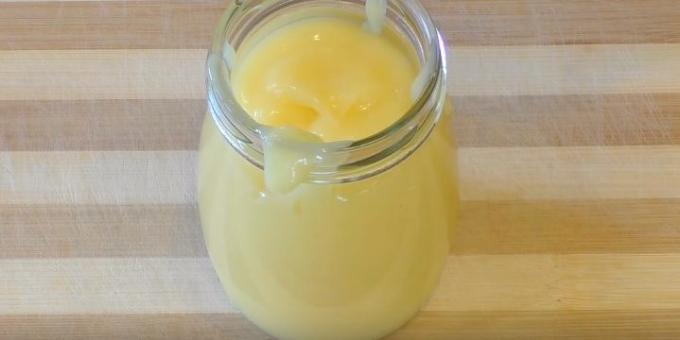 Рецепти: Custard лимонов крем без мляко