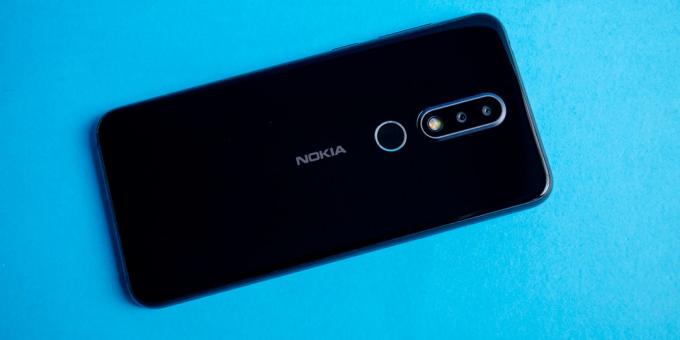 Преглед на Nokia 6.1 Plus: Задна корица