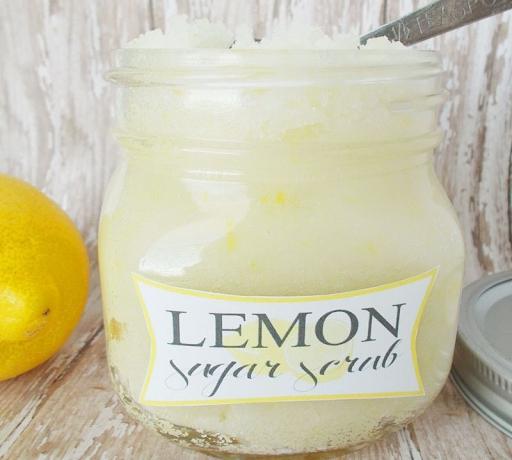 Как да направите подарък за Нова година със собствените си ръце: Захар скраб с аромата на лимон 