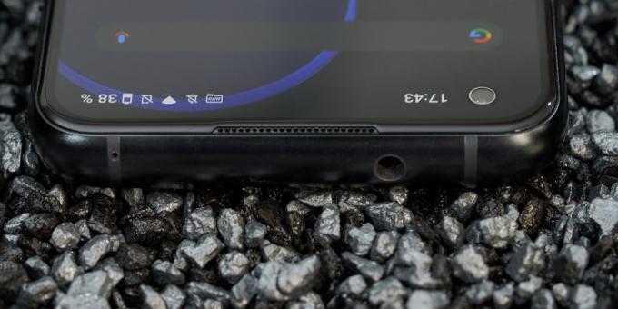 Преглед на Asus Zenfone 8 - пълноценен флагман в компактно тяло