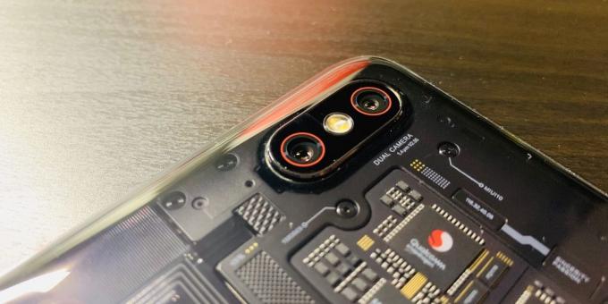 Xiaomi Mi 8 Pro: модул камера