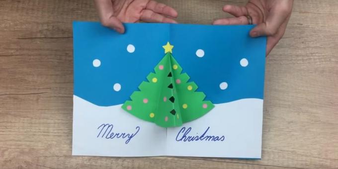 Коледна картичка със собствените си ръце с коледната елха във вътрешността на обемния