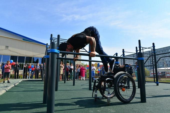 Хора с увреждания: Станислав Бурак спортист Powerlifter