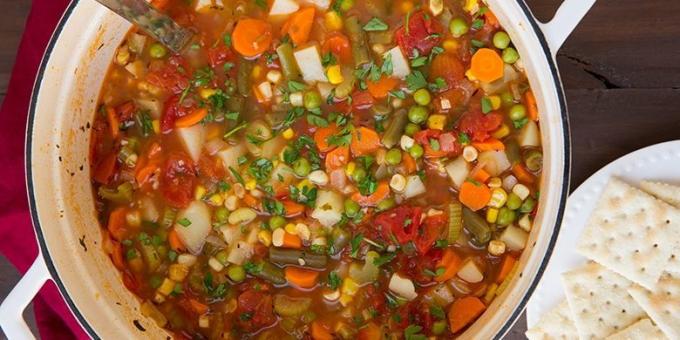 зеленчукови супи: супа с моркови, царевица, грах и зелен фасул