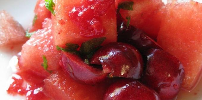 Плодове салата: диня-мента салата с череша