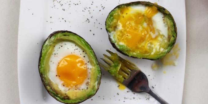Как да се готви яйца във фурната: Печени яйца в кошници с авокадо
