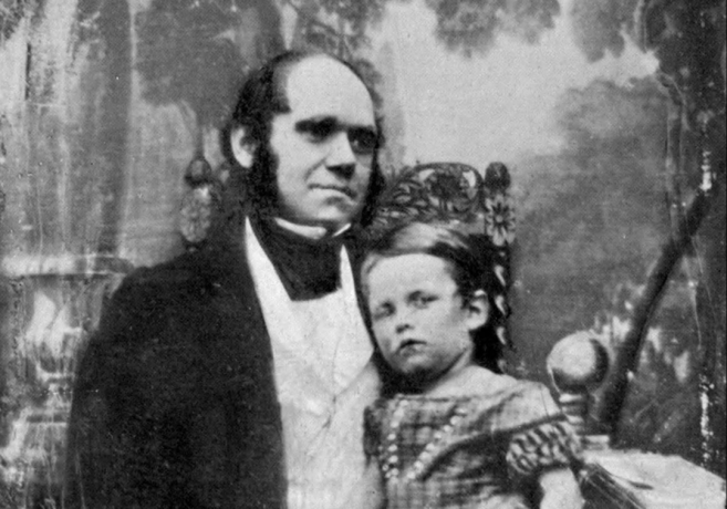 Чарлз Дарвин и синът му